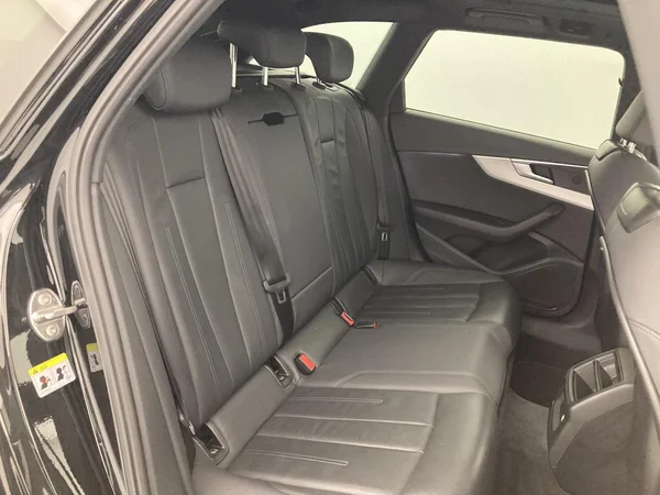 AUDI A4 Avant (2022) — foto 17 van 36