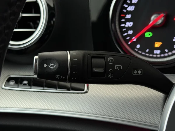 MERCEDES E 300 (2020) — foto 15 van 31