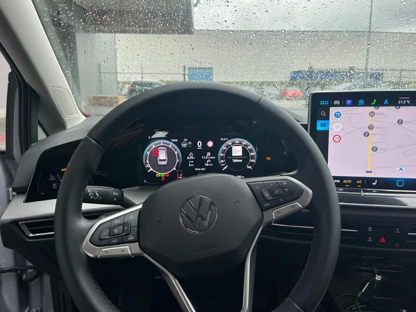 VOLKSWAGEN Golf VIII SW (2026) — foto 6 van 24