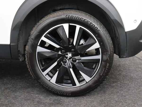 PEUGEOT 2008 (2022) — foto 7 van 32