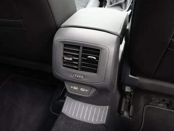 VOLKSWAGEN T-Roc (2025) — foto 13 van 28
