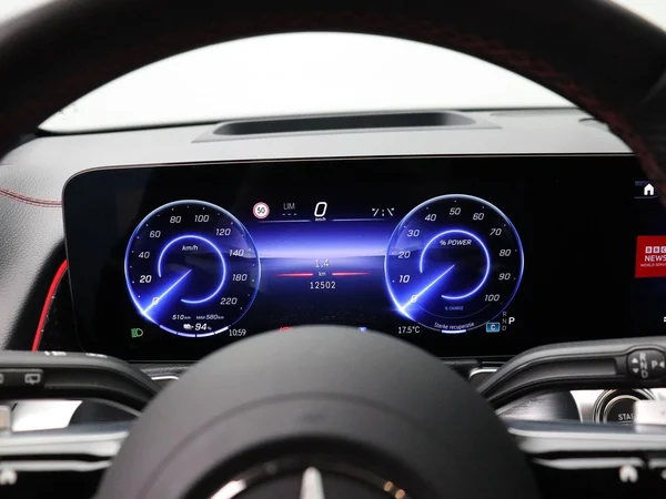 Mercedes-Benz EQB (2026) — foto 5 van 33