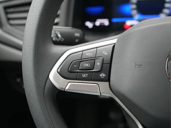 VOLKSWAGEN Polo (2022) — foto 25 van 36