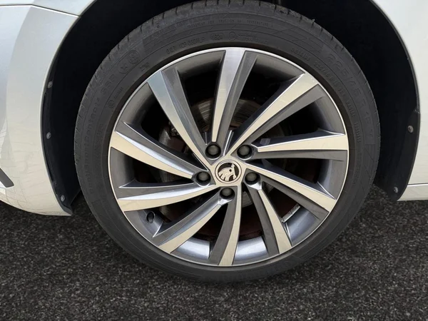 SKODA Octavia Combi (2021) — foto 16 van 24