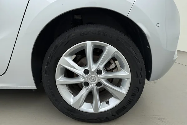 Opel Corsa (2022) — foto 18 van 21