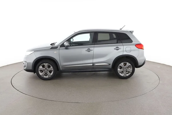 Suzuki Vitara (2018) — foto 9 van 16