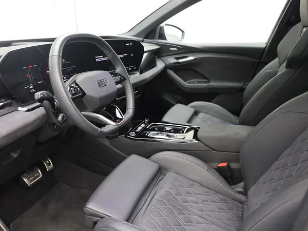 AUDI Q6 e-tron (2024) — foto 13 van 20