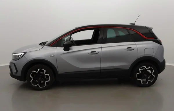 Opel Crossland (2022) — foto 12 van 31