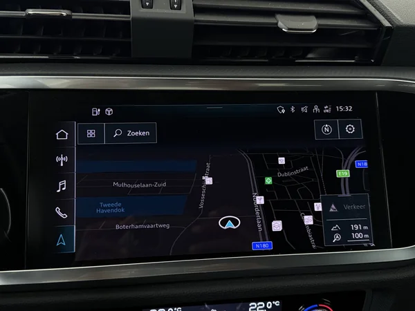 AUDI Q3 (2021) — foto 10 van 34