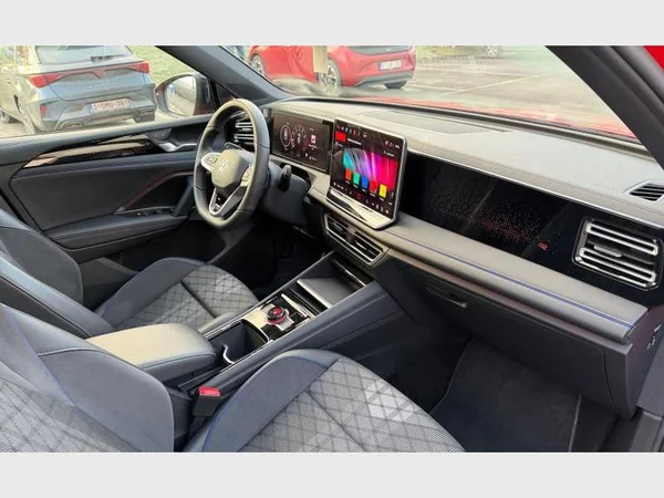Volkswagen Tiguan (2024) — foto 10 van 25