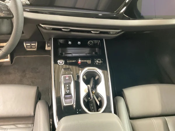 AUDI A6 Avant (2025) — foto 2 van 23