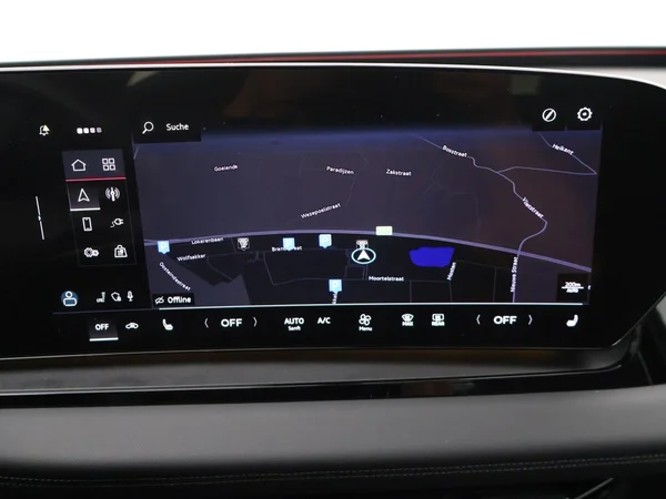 AUDI Q6 e-tron (2025) — foto 14 van 29