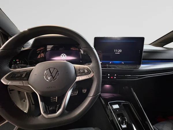 VOLKSWAGEN Golf VIII (2025) — foto 6 van 14
