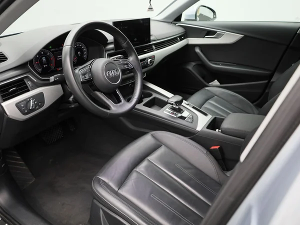 Audi A4 (2023) — foto 10 van 45