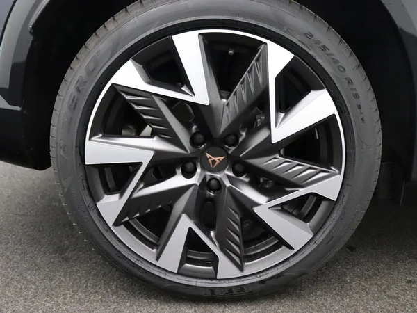 CUPRA Formentor e-Hybrid (PHEV) (2025) — foto 5 van 19