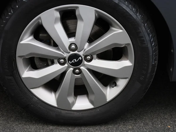 Kia Rio (2023) — foto 4 van 37