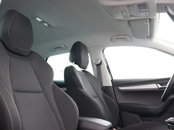 SKODA Karoq (2025) — foto 18 van 18