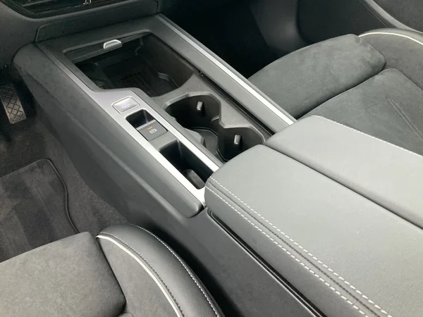 VOLKSWAGEN Passat SW (2025) — foto 9 van 36