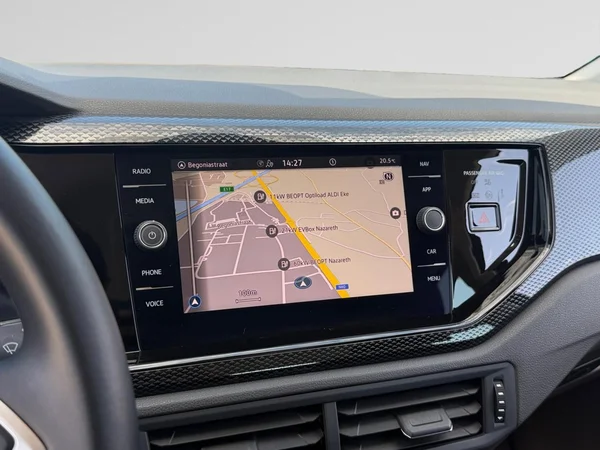 VOLKSWAGEN Polo (2023) — foto 4 van 21