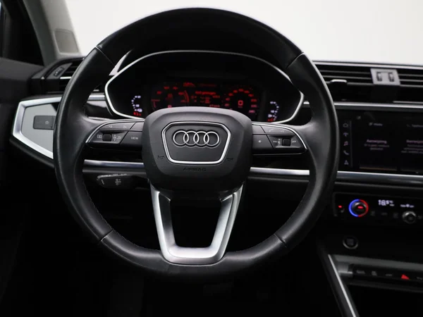 Audi Q3 (2022) — foto 43 van 45