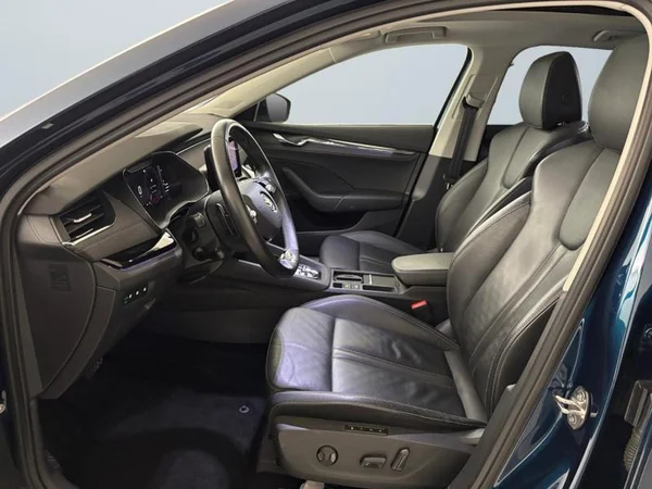 SKODA Octavia Combi Dsl (2021) — foto 2 van 41