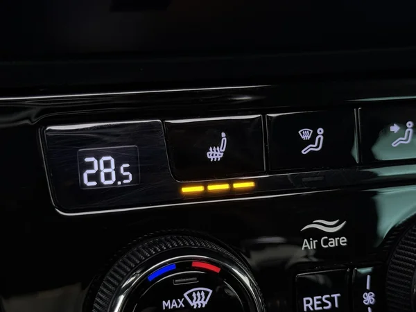 SKODA Superb (2023) — foto 19 van 31