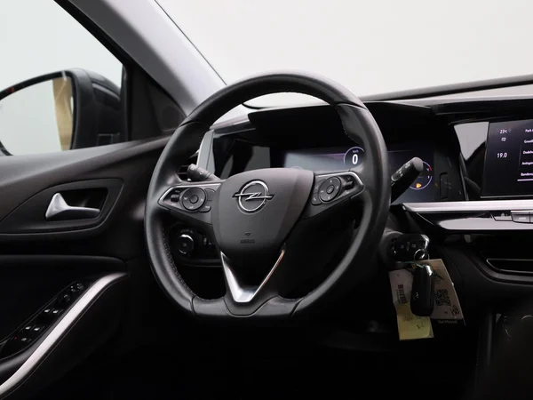 Opel Grandland (2023) — foto 29 van 40