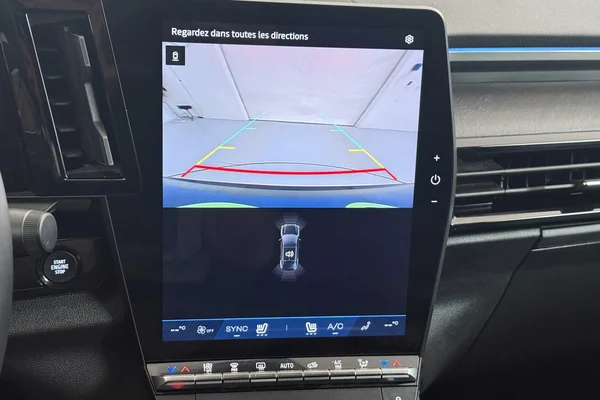 Renault Rafale E-TECH (HEV) (2025) — foto 10 van 36
