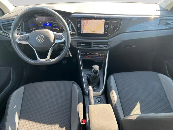 VOLKSWAGEN Polo (2024) — foto 15 van 18
