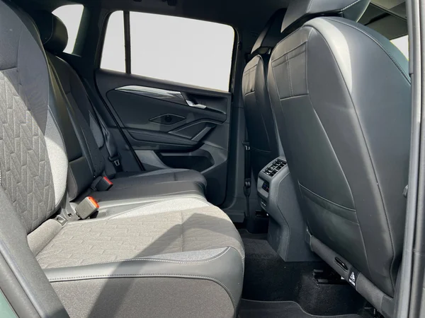 VOLKSWAGEN Tiguan (2025) — foto 14 van 24