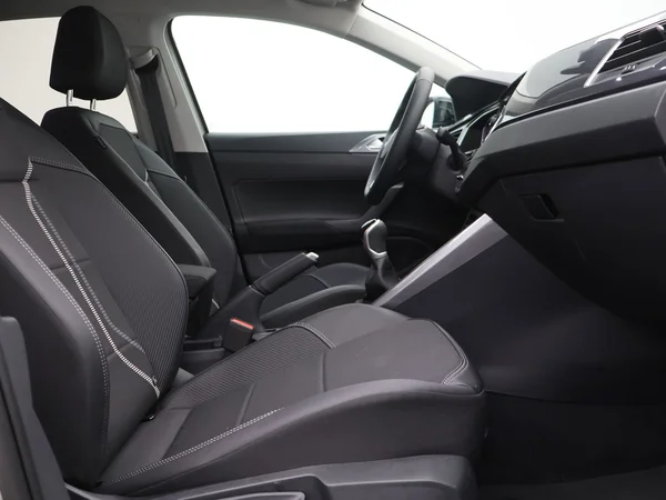 VOLKSWAGEN Taigo (2025) — foto 2 van 23