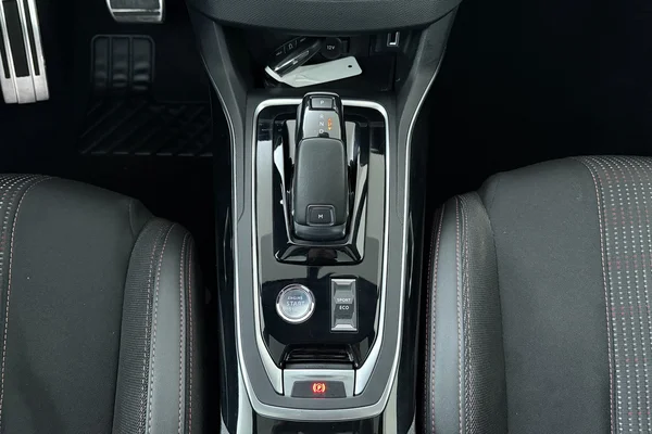 Peugeot 308 (2019) — foto 4 van 26