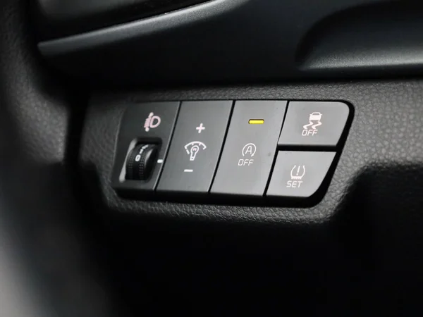 Kia Stonic (2023) — foto 17 van 35