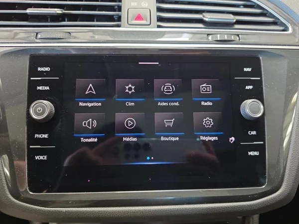 VOLKSWAGEN Tiguan Dsl (2021) — foto 11 van 36