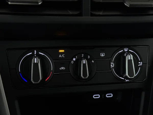 VOLKSWAGEN Taigo (2025) — foto 18 van 28