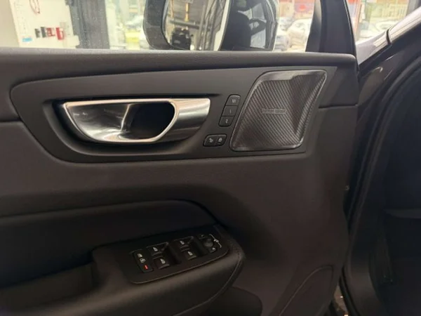 Volvo XC60 (2025) — foto 7 van 22