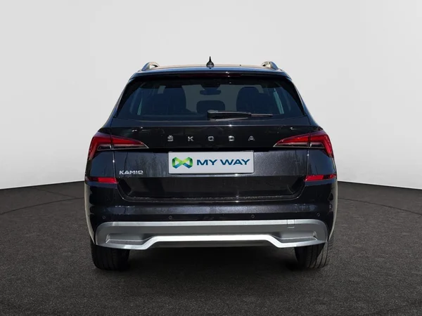 SKODA Kamiq (2023) — foto 9 van 15