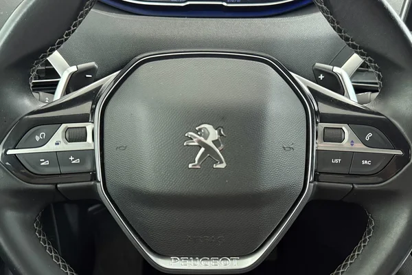 Peugeot 3008 (2020) — foto 16 van 32