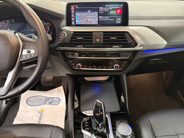 BMW X4 (2021) — foto 11 van 30