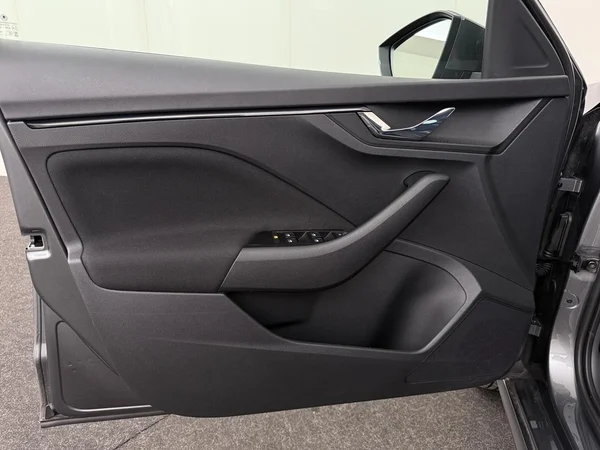 SKODA Kamiq (2025) — foto 7 van 18