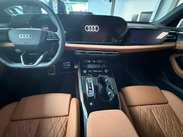 AUDI A5 Avant e-hybrid (PHEV) (2025) — foto 16 van 16