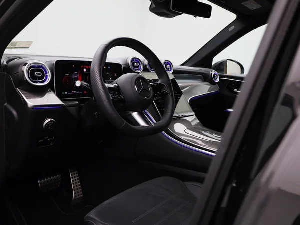 Mercedes-Benz GLC (2025) — foto 32 van 50