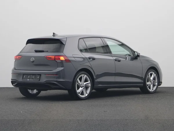 VOLKSWAGEN Golf VIII (2024) — foto 12 van 19