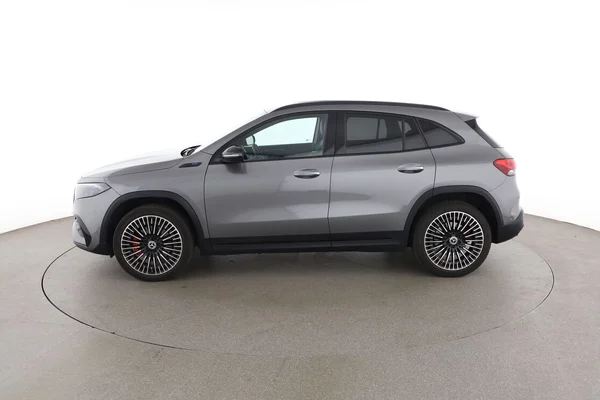 Mercedes-Benz EQA (2021) — foto 10 van 17
