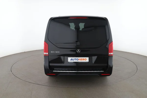 Mercedes-Benz Eqv (2023) — foto 11 van 16