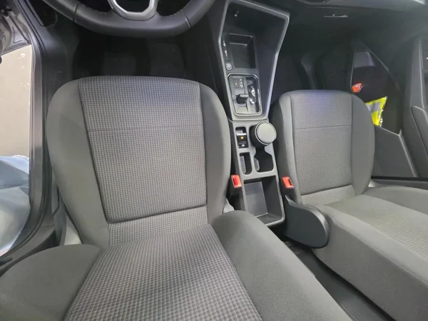 VOLKSWAGEN Caddy Maxi Cargo (2026) — foto 3 van 24