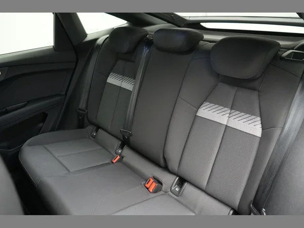 AUDI Q4 Sportback e-tron (2023) — foto 3 van 23