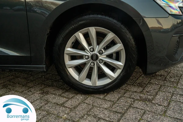 Audi A3 (2023) — foto 2 van 47