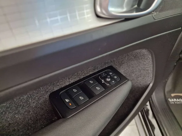 Volvo XC40 (2022) — foto 14 van 15