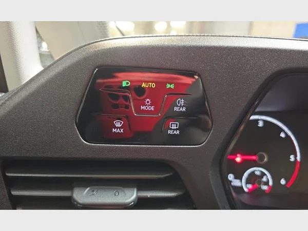 Volkswagen Caddy Van (2023) — foto 18 van 29